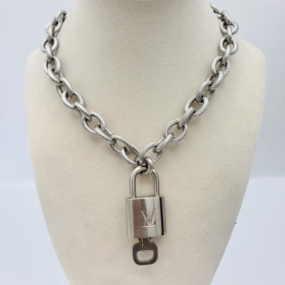 Authentic Louis Vuitton Padlock w/Unbranded Stainless Steel Plated Silver Chain - Picture 5 of 9